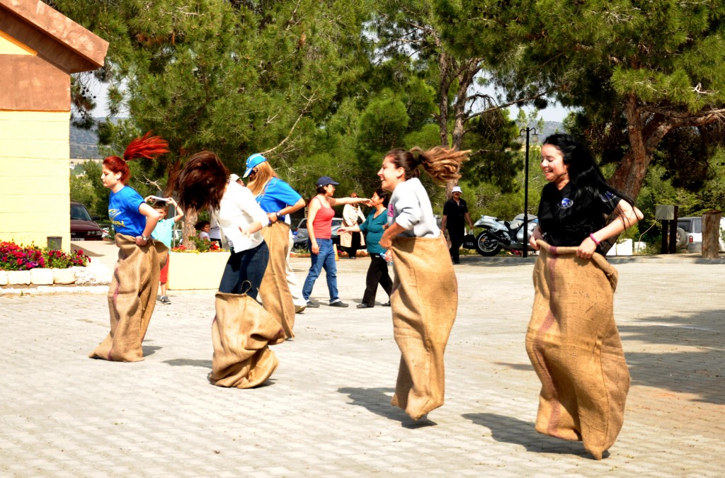 subaru-kulubu-yaza-merhaba-piknigi-renkli-goruntulere-sahne-oldu6